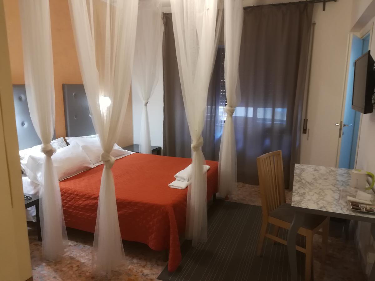 In Roma Life Hotel Buitenkant foto